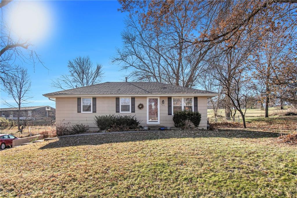 327 Lincoln Drive Property Photo