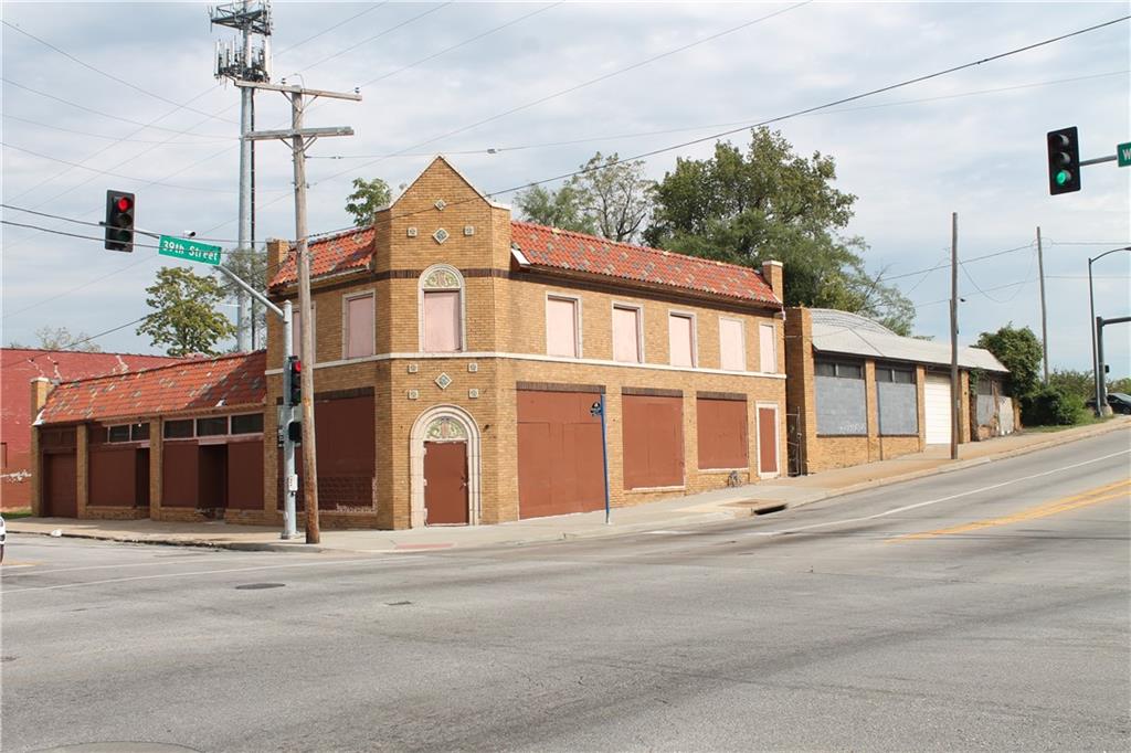 3855 Woodland Avenue Property Photo