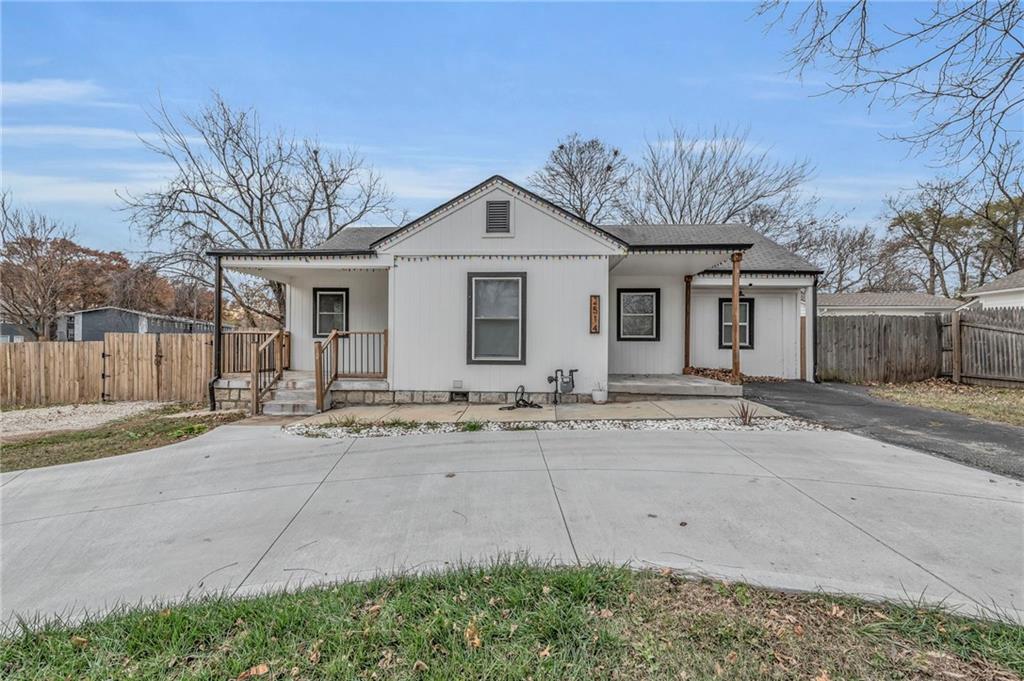 2514 N 38th Street Property Photo 2