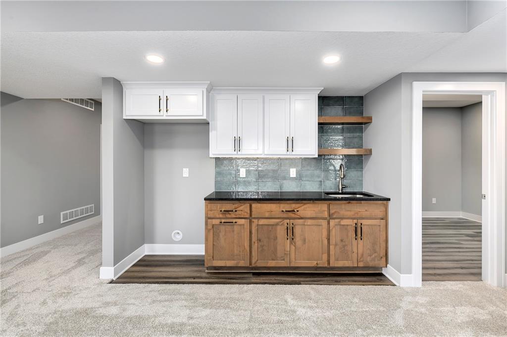 17860 Clearview Drive Property Photo 7