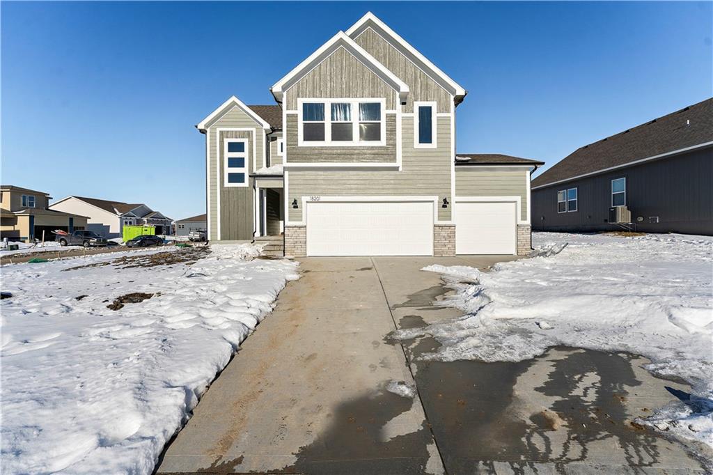 316 Woodview Drive Property Photo 1