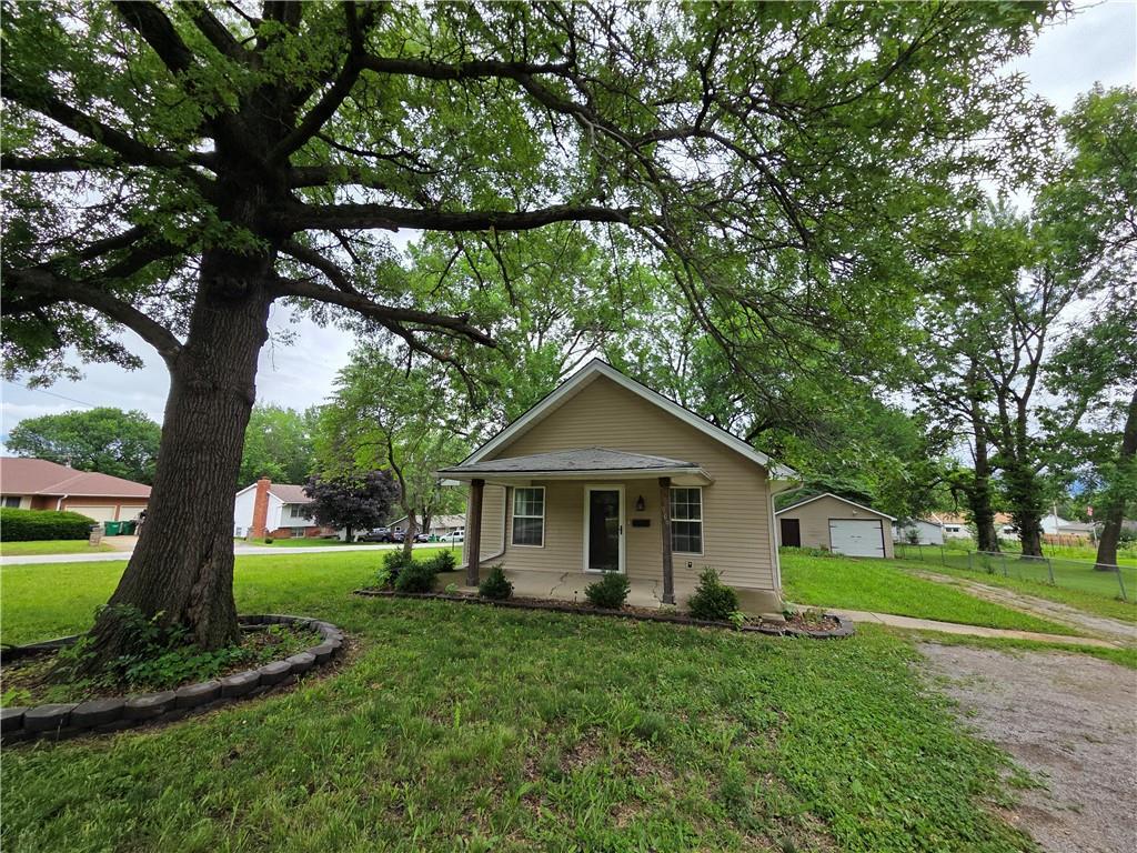 909 N Fulton Street Property Photo 1