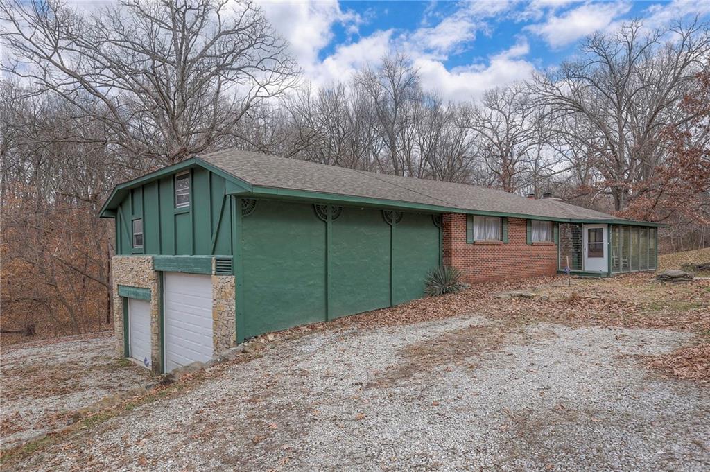 4324 N Hostetter Road Property Photo 1