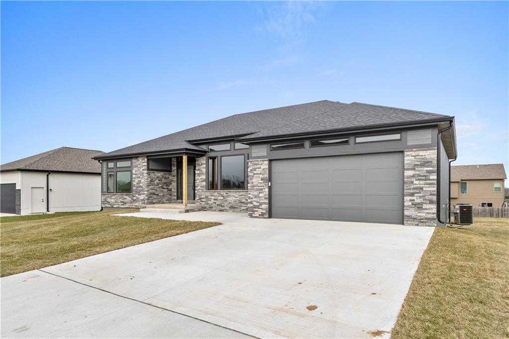 808 W Rader Street Property Photo