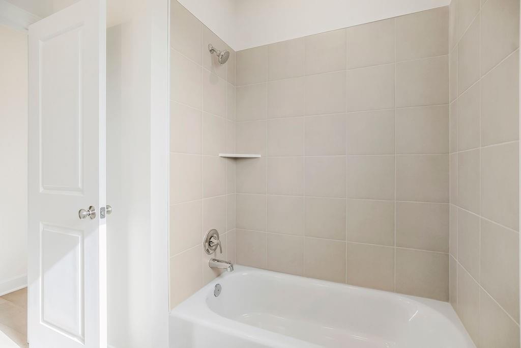4102 W 158th Terrace Property Photo 6