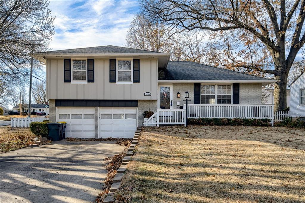 8844 Summit Street Property Photo