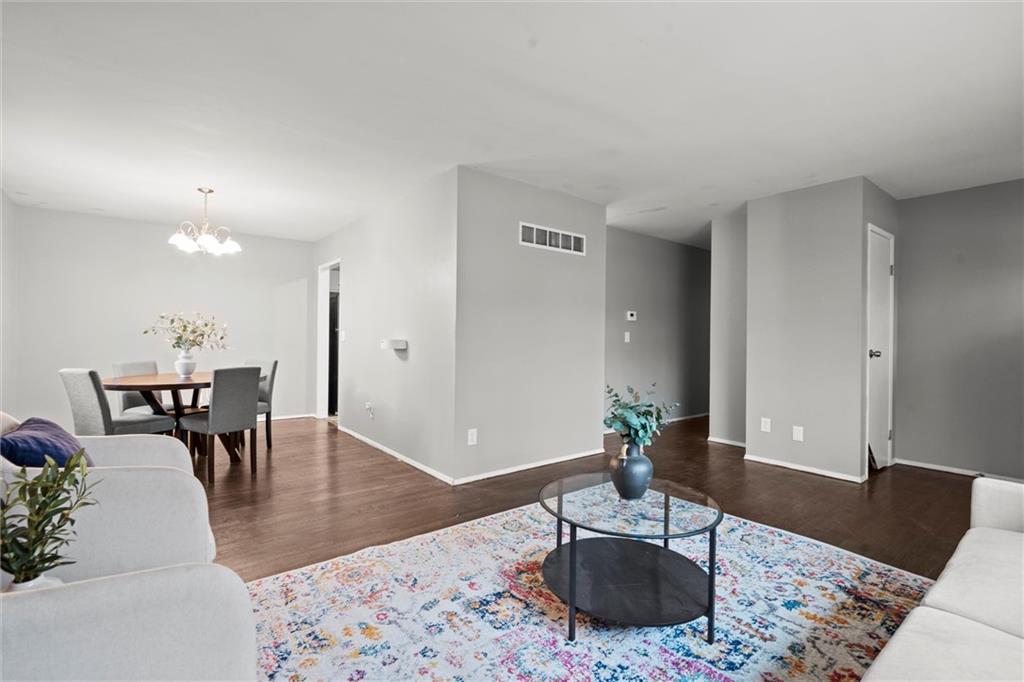 5607 N Smalley Avenue Property Photo