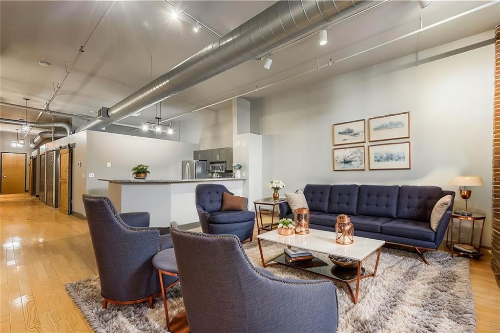 200 Main Street Property Photo