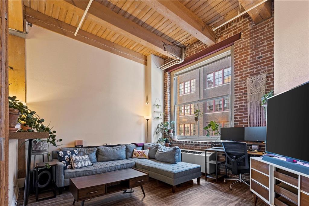 308 W 8th Street Property Photo