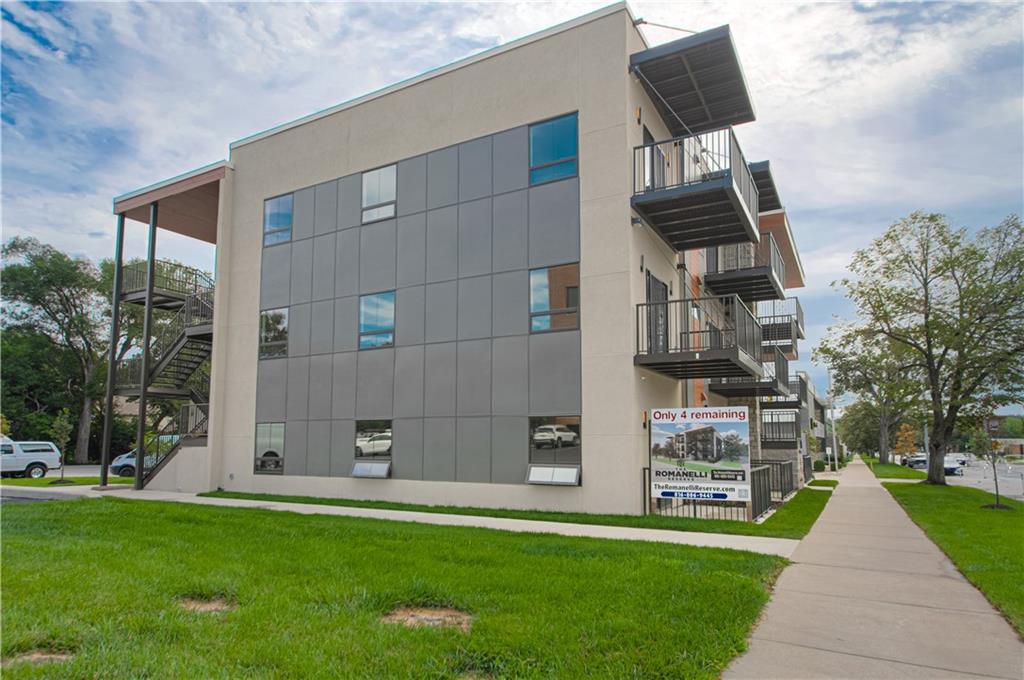 200 W Gregory Boulevard Property Photo 3