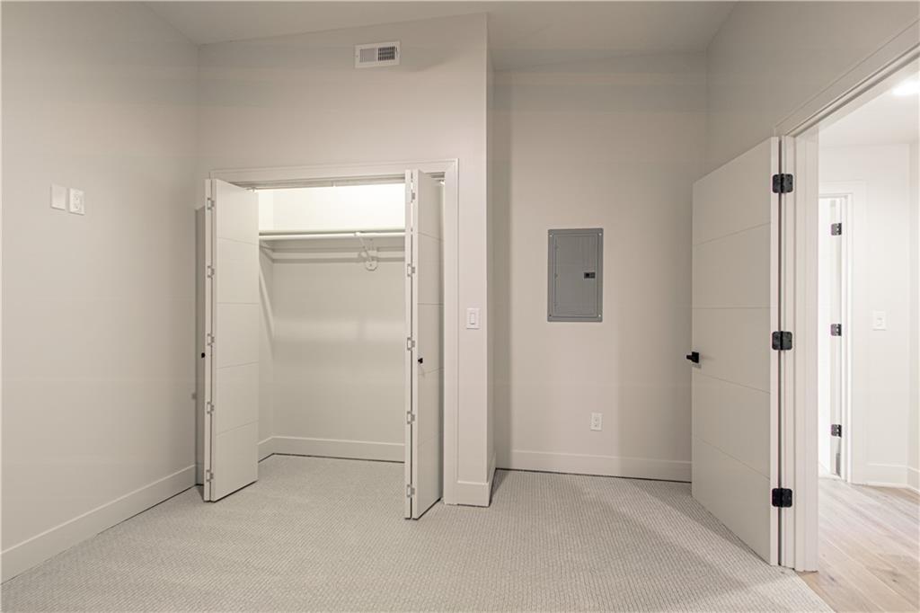 200 W Gregory Boulevard Property Photo 18
