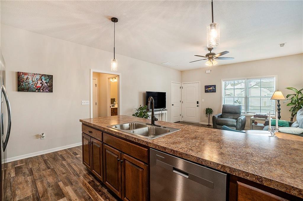 1740 S Park Drive Property Photo 10