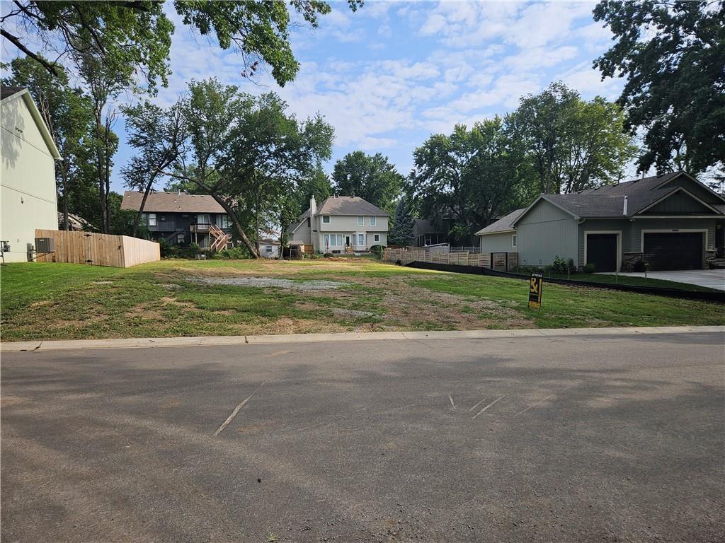 11002 W 70th Terrace Property Photo