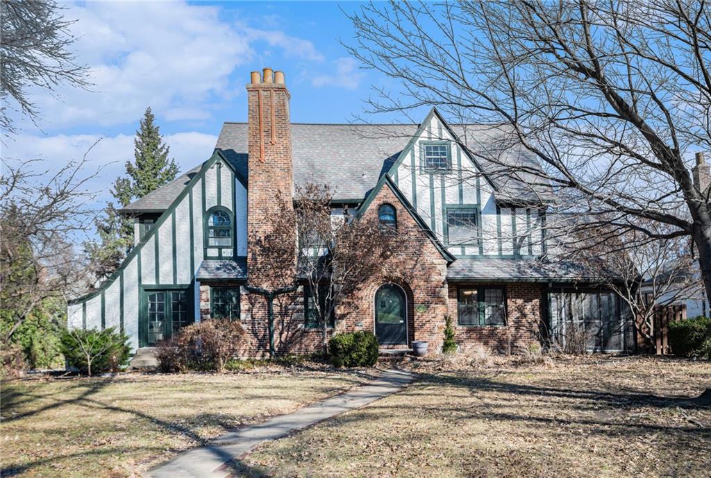 644 W Meyer Boulevard Property Photo