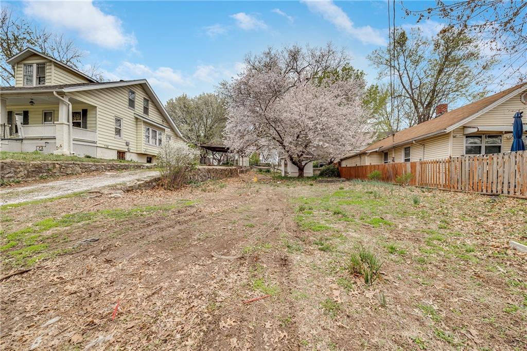 8414 Independence Avenue Property Photo
