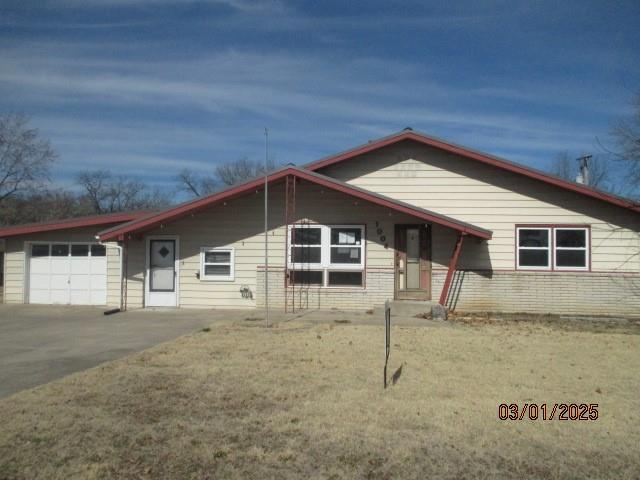 1004 Sycamore Drive Property Photo 1