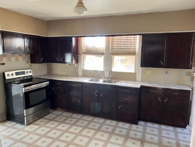 2848-2848 1/2 Sylvanie Street Property Photo 9