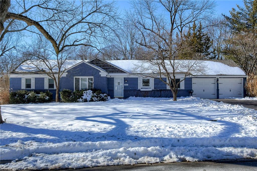 9724 Manor Road Property Photo