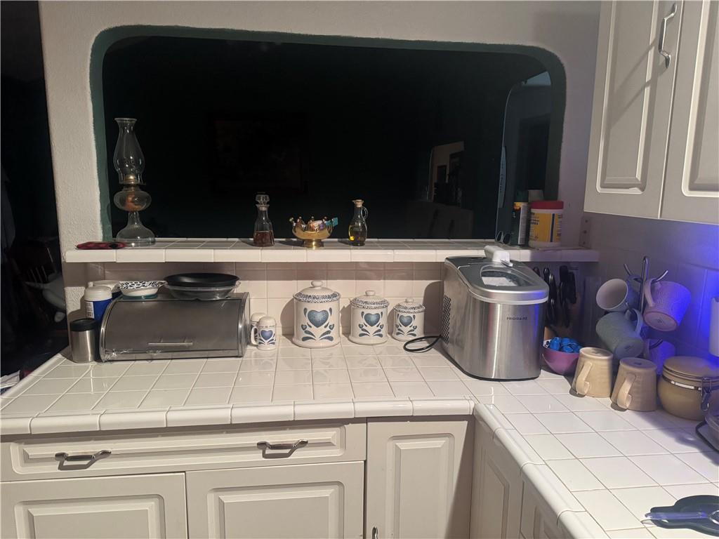 24112 Hickory N/a Property Photo 15