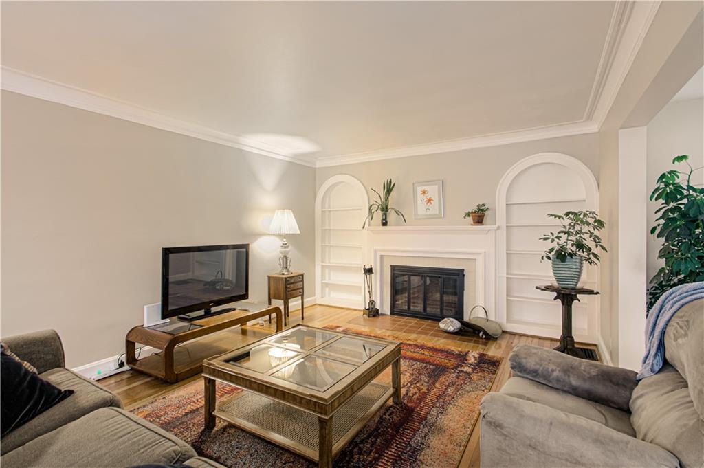 22 W 66th Street Property Photo 4