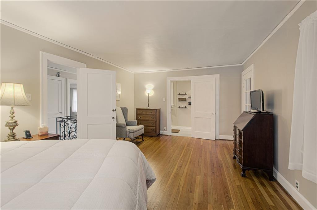 22 W 66th Street Property Photo 11