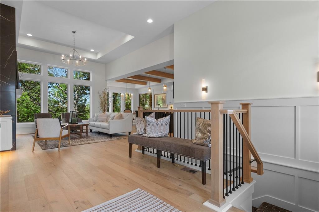 2504 Ne Woodland Oak Circle Property Photo 4