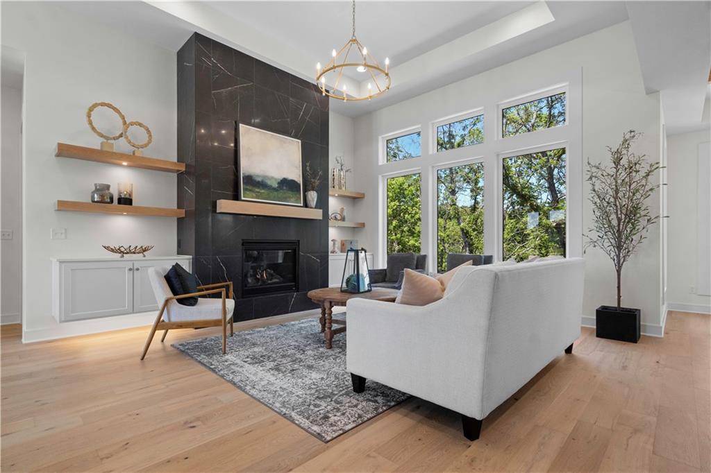 2504 Ne Woodland Oak Circle Property Photo 6