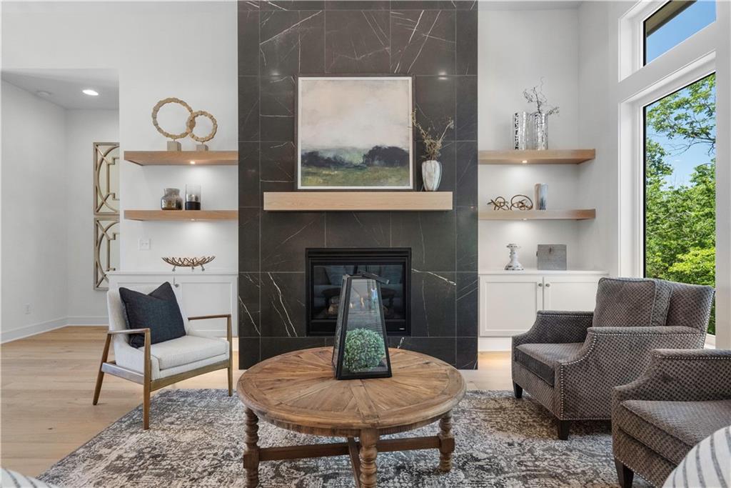 2504 Ne Woodland Oak Circle Property Photo 9