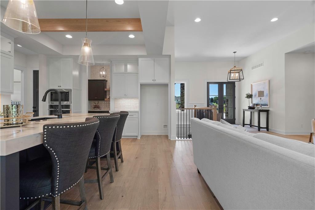 2504 Ne Woodland Oak Circle Property Photo 14