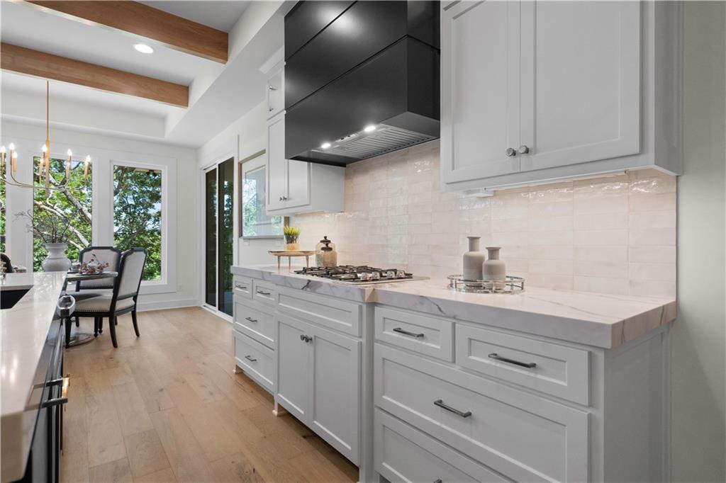 2504 Ne Woodland Oak Circle Property Photo 16