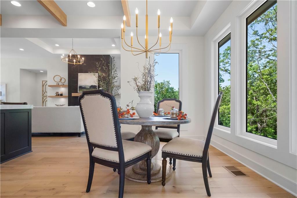 2504 Ne Woodland Oak Circle Property Photo 18