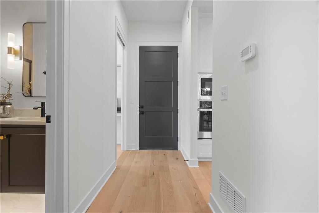 2504 Ne Woodland Oak Circle Property Photo 25