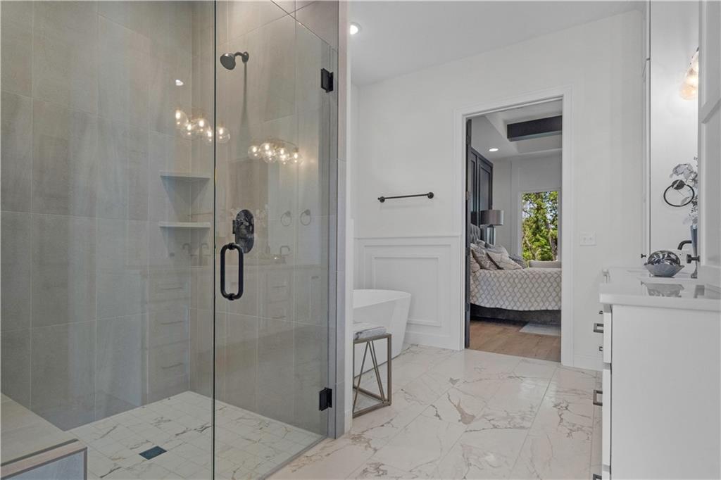 2504 Ne Woodland Oak Circle Property Photo 34