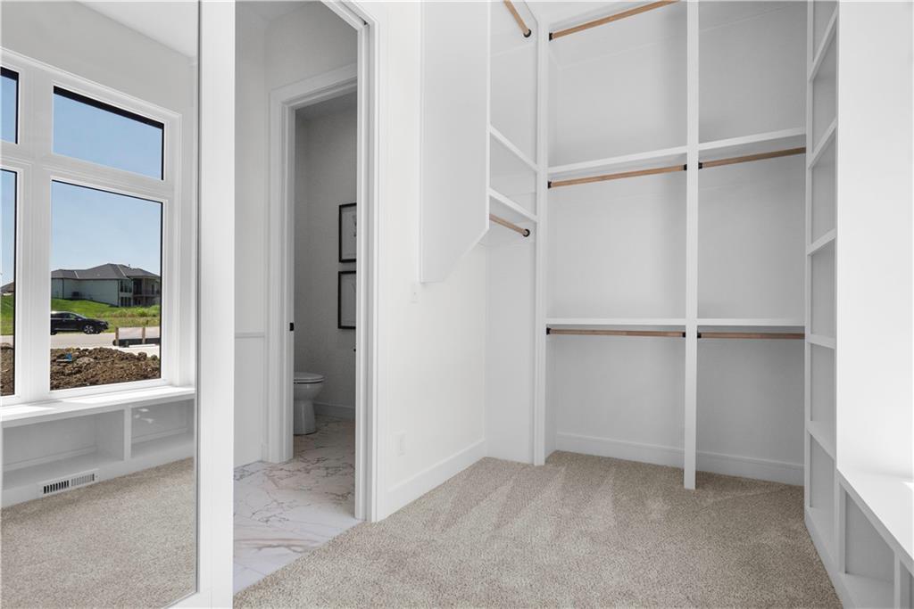 2504 Ne Woodland Oak Circle Property Photo 36