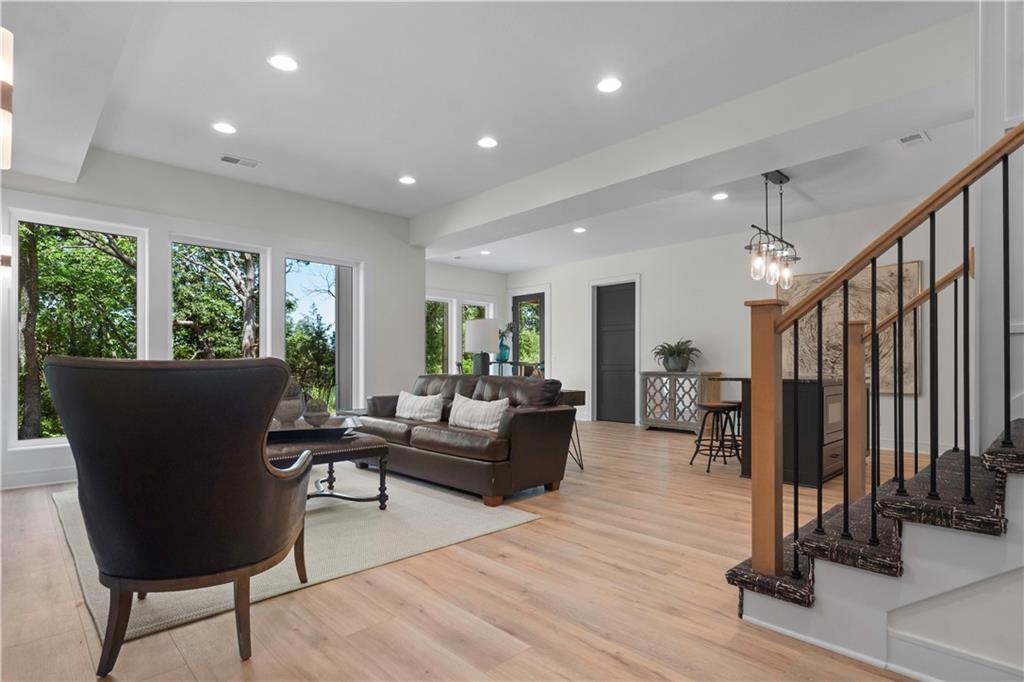 2504 Ne Woodland Oak Circle Property Photo 40