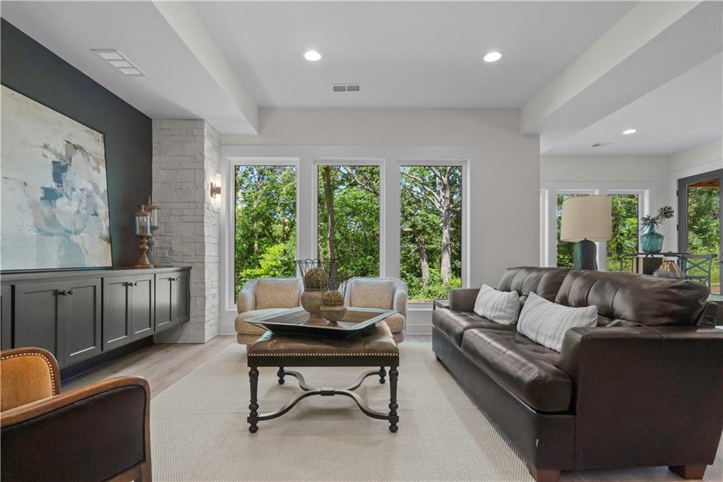 2504 Ne Woodland Oak Circle Property Photo 42