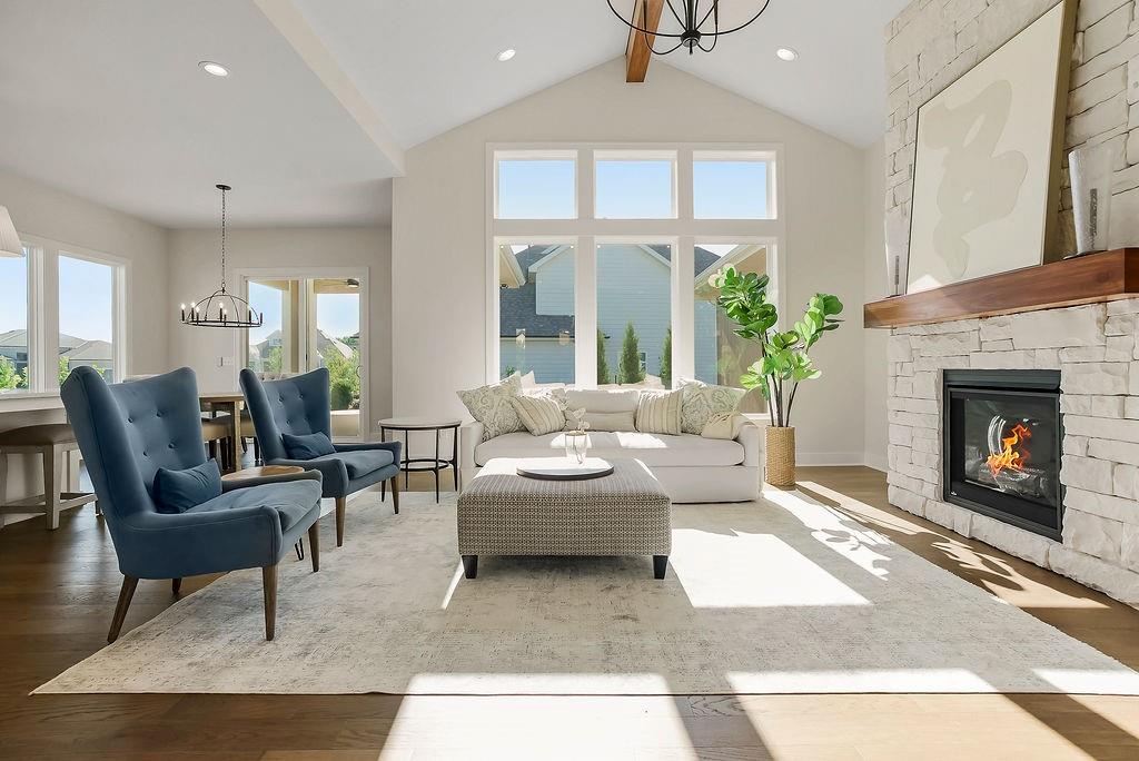 17312 Oakshire Street Property Photo 3