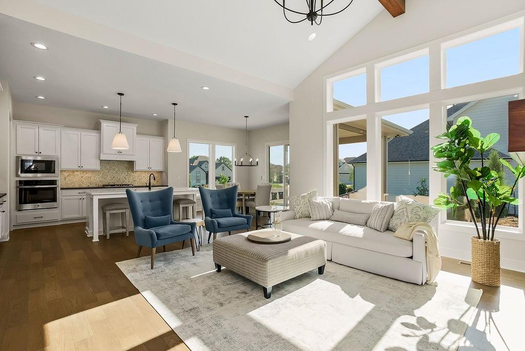 17312 Oakshire Street Property Photo 4
