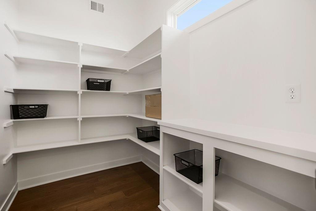 17312 Oakshire Street Property Photo 12