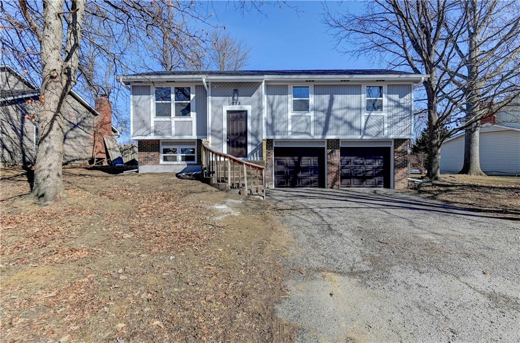 955 Ridge Drive Property Photo