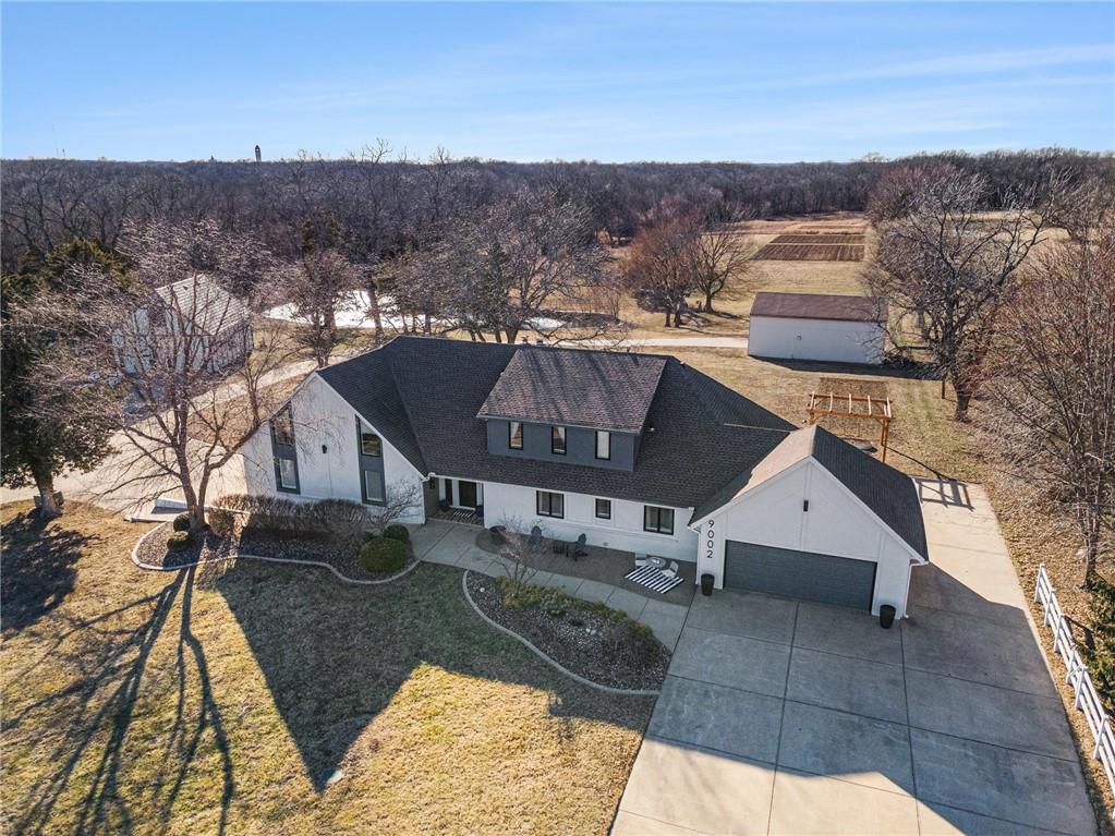 9002 Lees Summit Road Property Photo