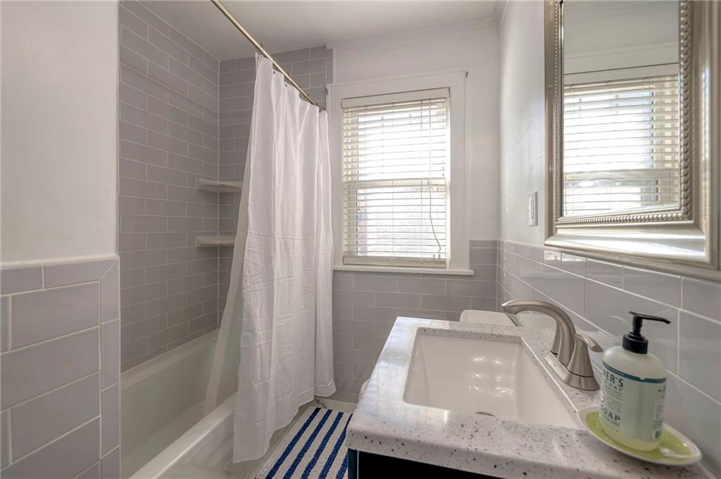 302 W 66 Terrace Property Photo 21