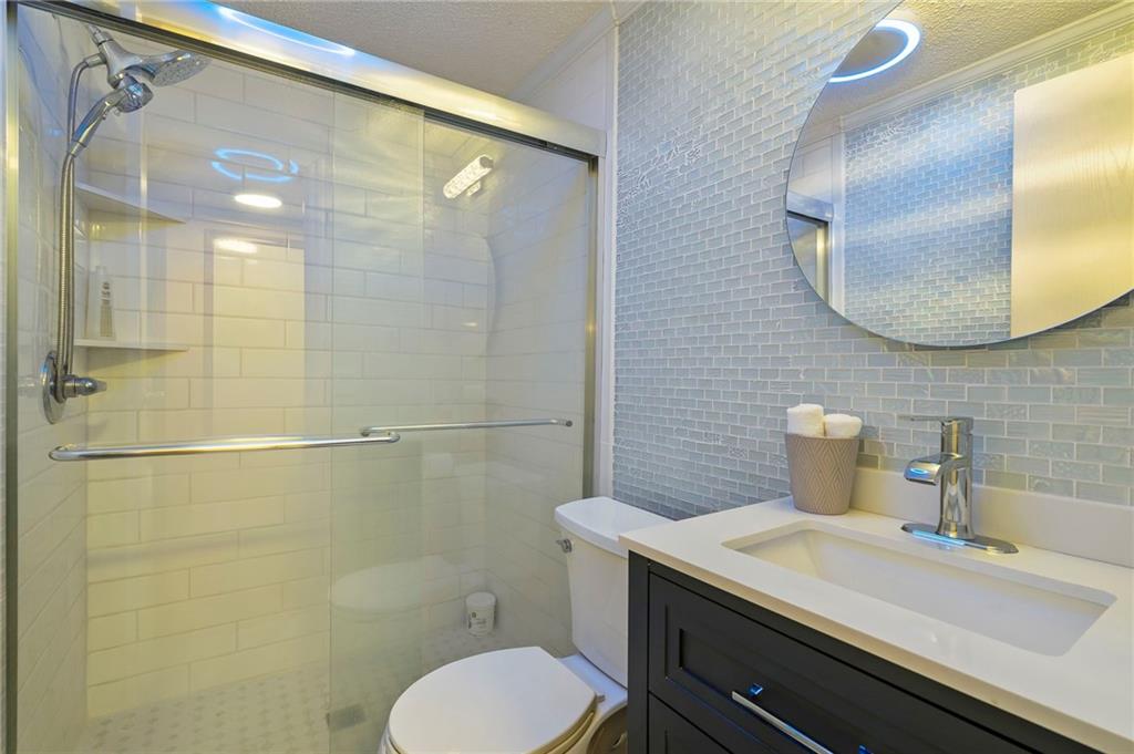 102 Roxborough Avenue Property Photo 20