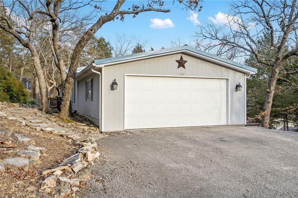 102 Roxborough Avenue Property Photo 26