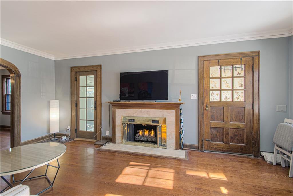 300 E 67th Street Property Photo 5