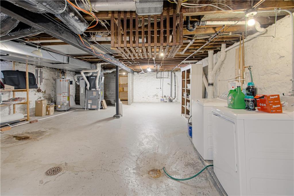 300 E 67th Street Property Photo 29