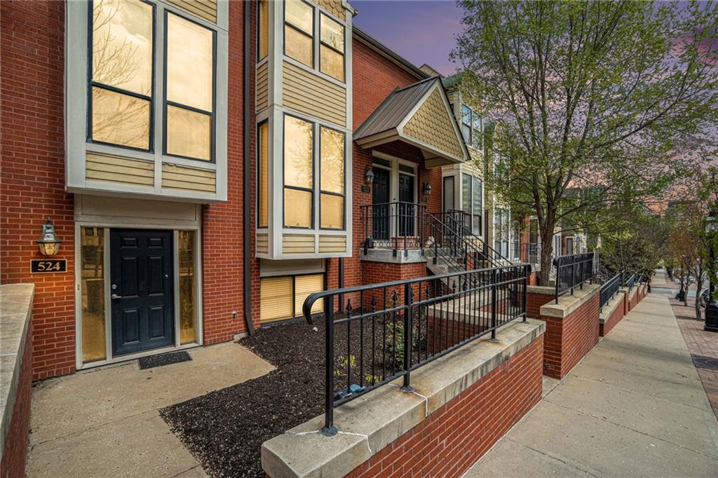 524 W 10th Street Property Photo
