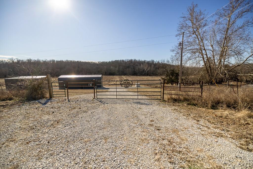 000 Se J Highway Property Photo 35