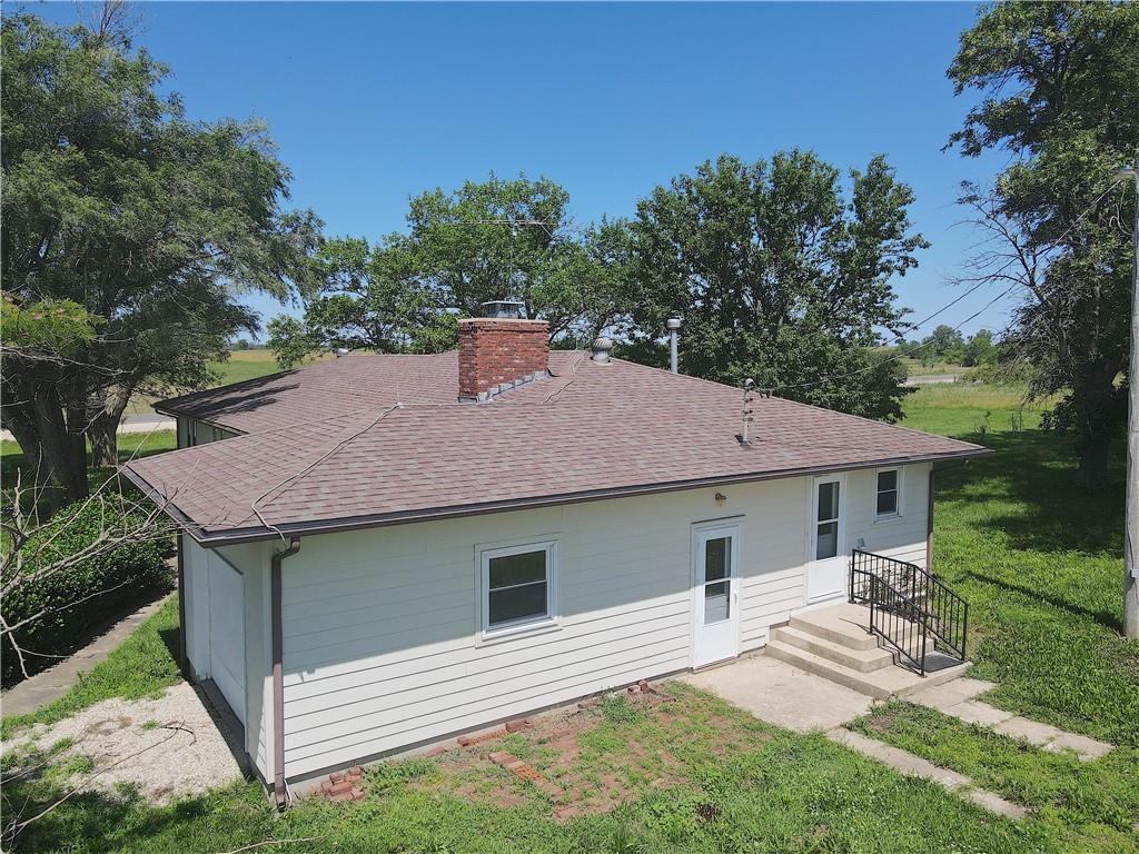 16702 S 59 Highway Property Photo 3
