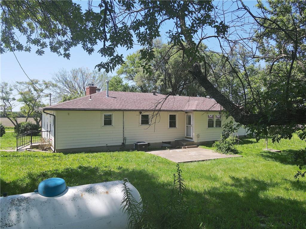 16702 S 59 Highway Property Photo 4